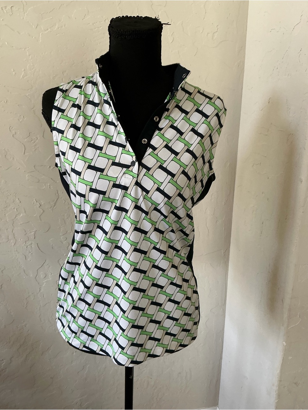 Tail Sleeveless Geometric Print Polo Top in White and Green